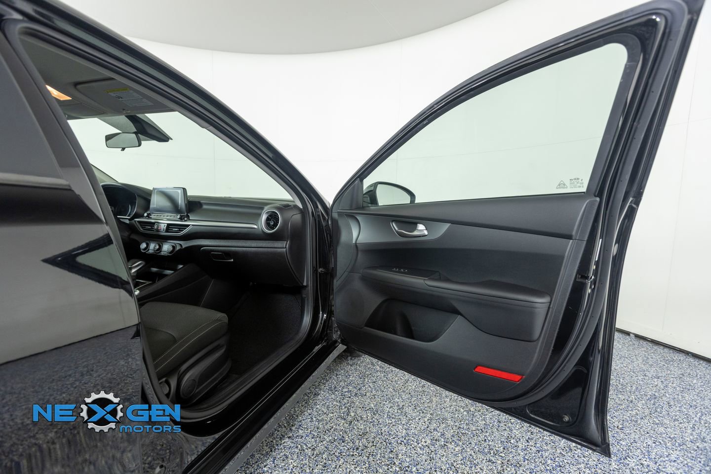 Used 2020 Kia Forte LXS FWD image 38