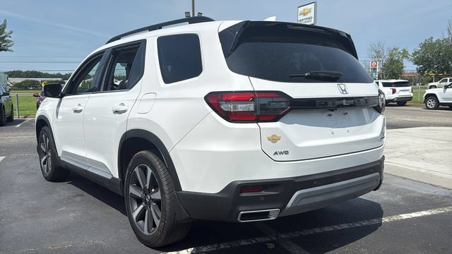 Used 2023 Honda Pilot Touring image 5