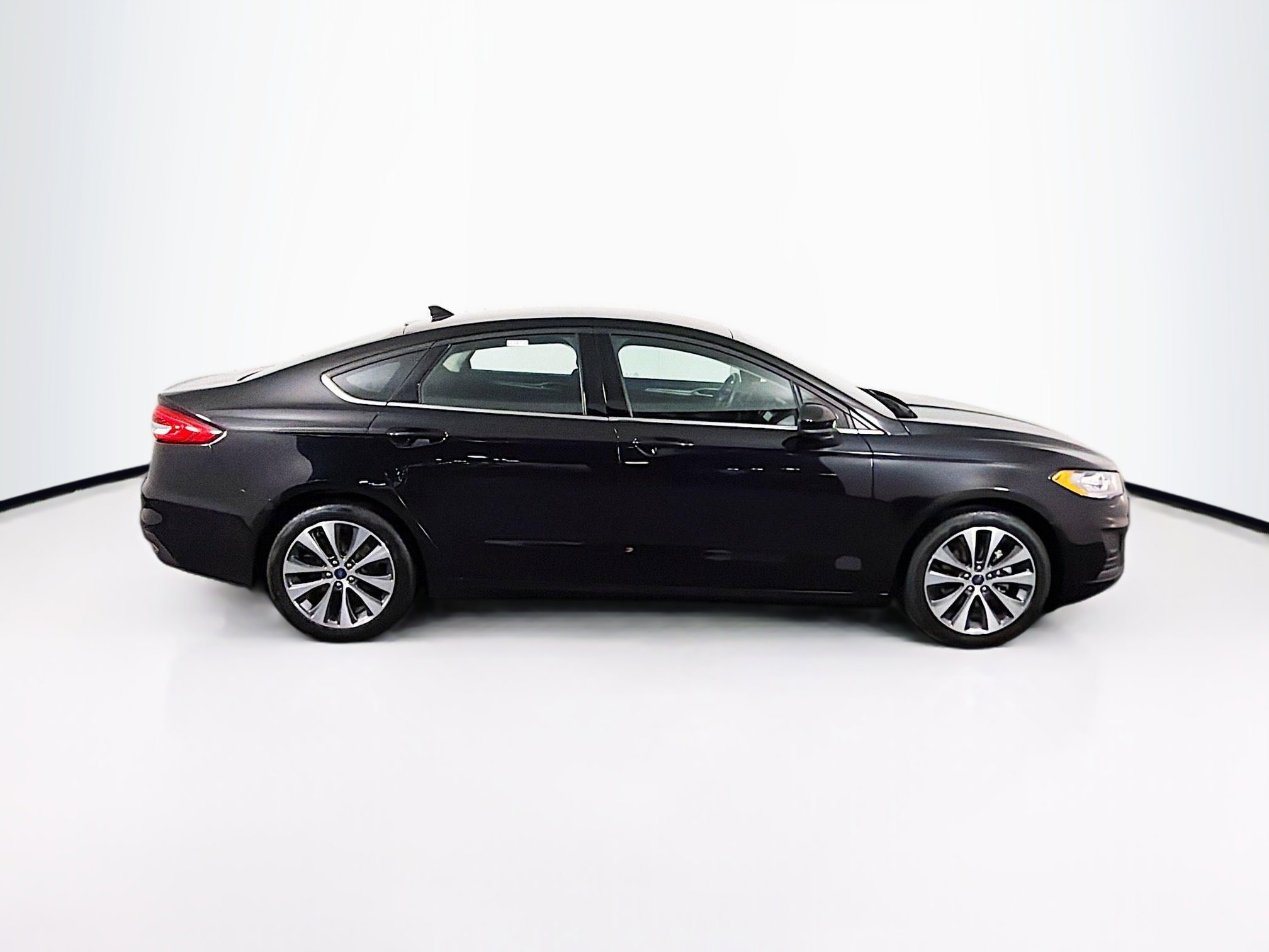 Used 2020 Ford Fusion SE image 9