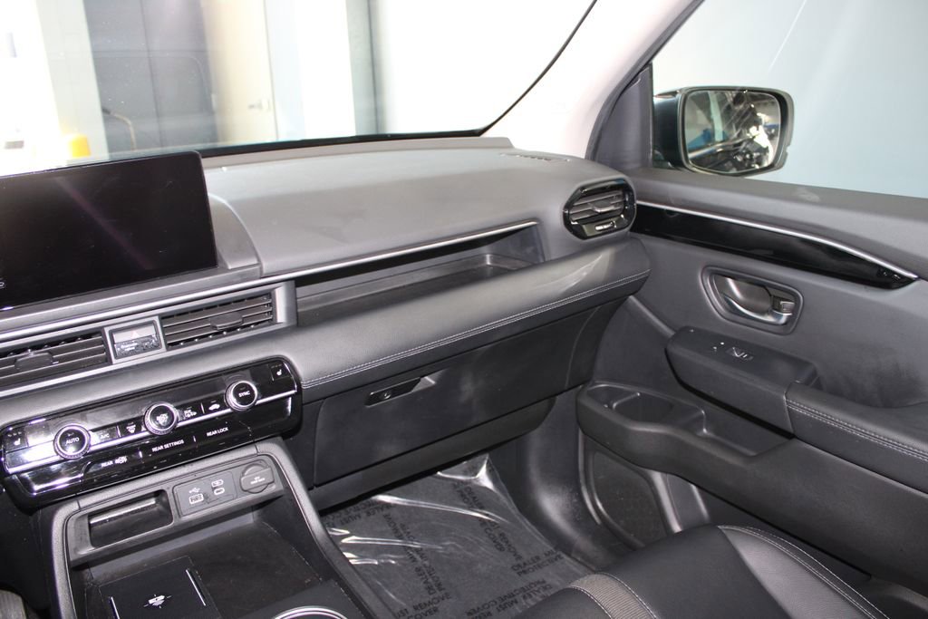 Used 2025 Honda Pilot Touring image 26