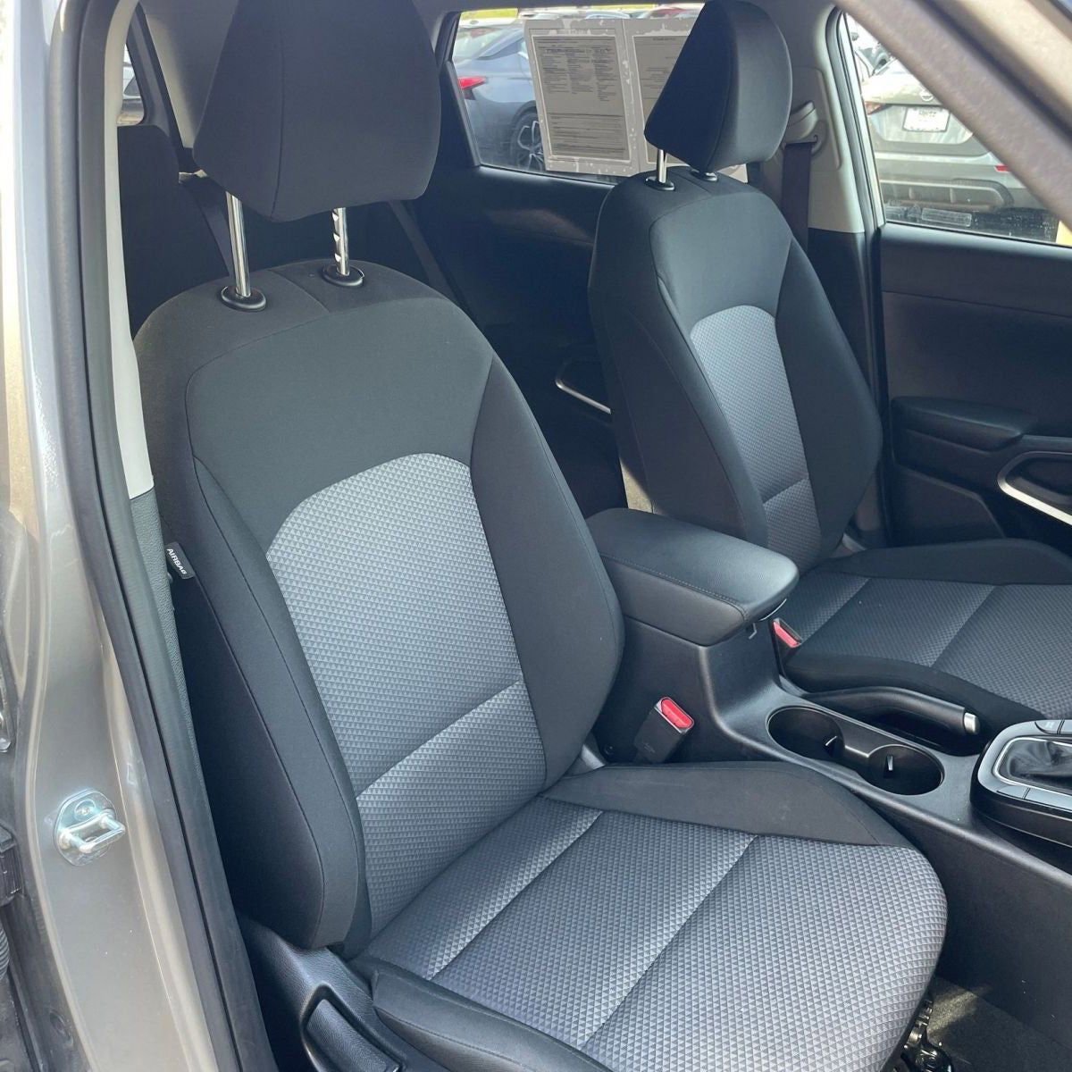 Used 2025 Kia Soul LX w/ LX Technology Package FWD image 31