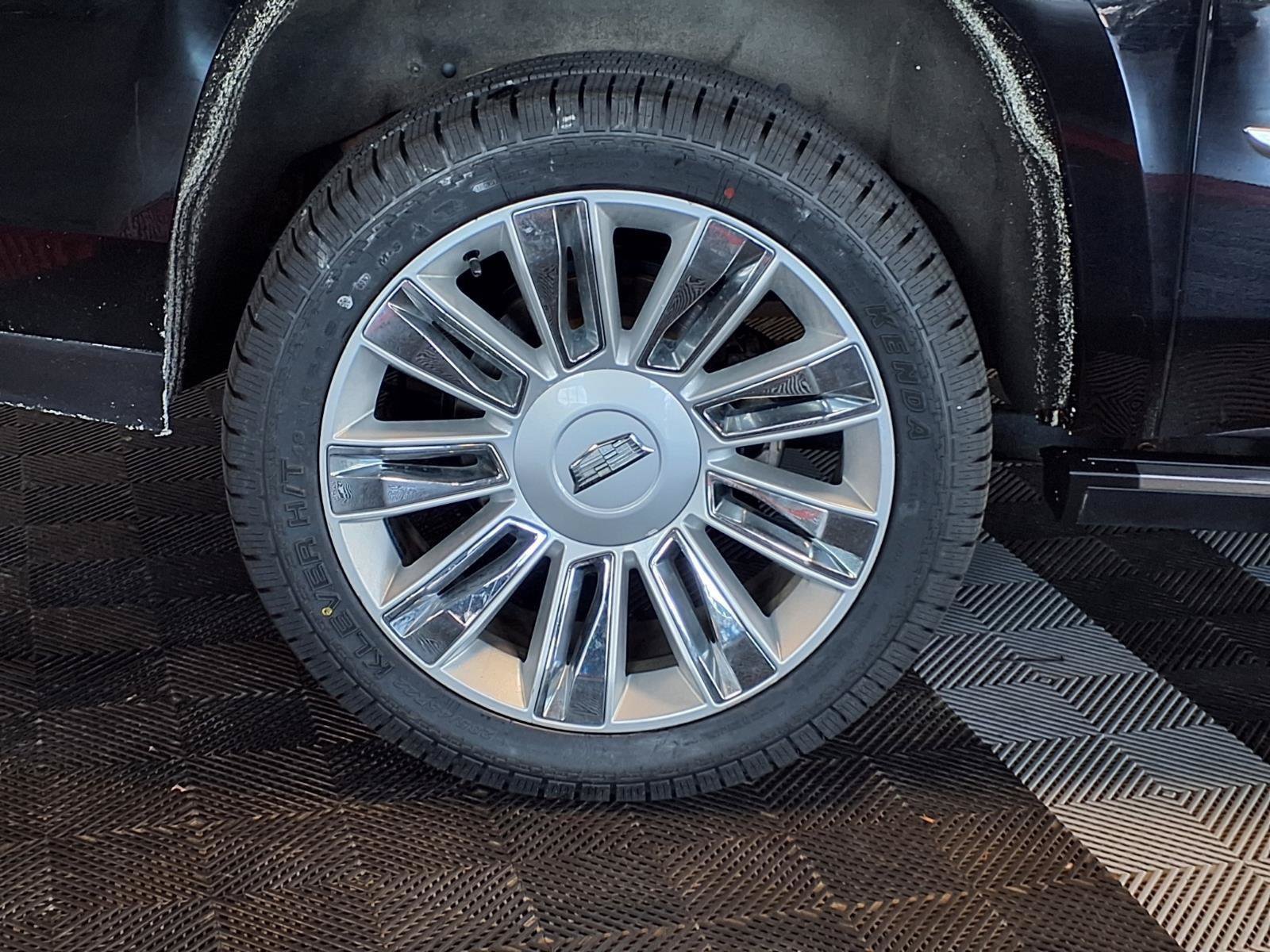 Used 2015 Cadillac Escalade ESV Platinum AWD/4WD image 10
