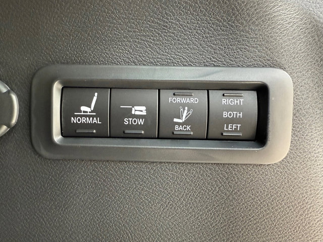 New 2026 Chrysler Pacifica Pinnacle w/ Trailer Tow Group image 21