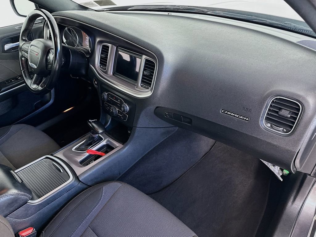 Used 2022 Dodge Charger SXT RWD image 30