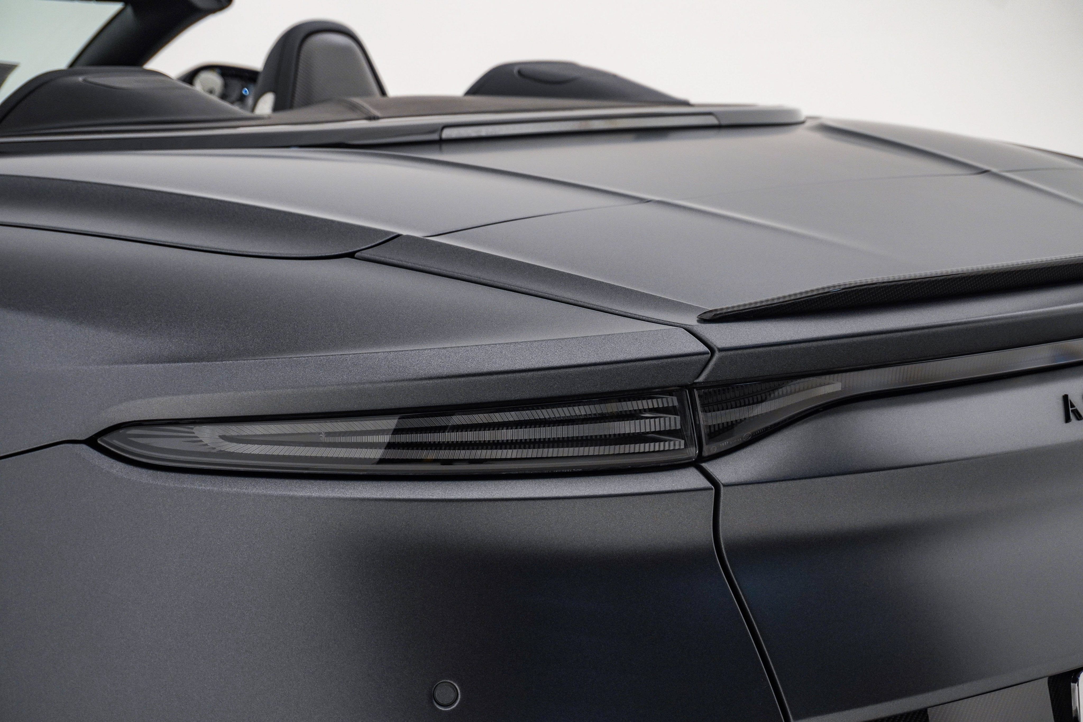 Used 2023 Aston Martin DBS Superleggera Volante RWD image 15
