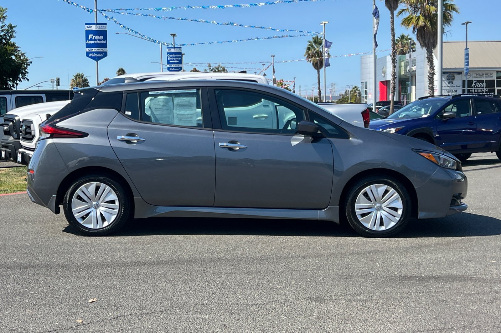 Certified 2025 Nissan Leaf S FWD image 3