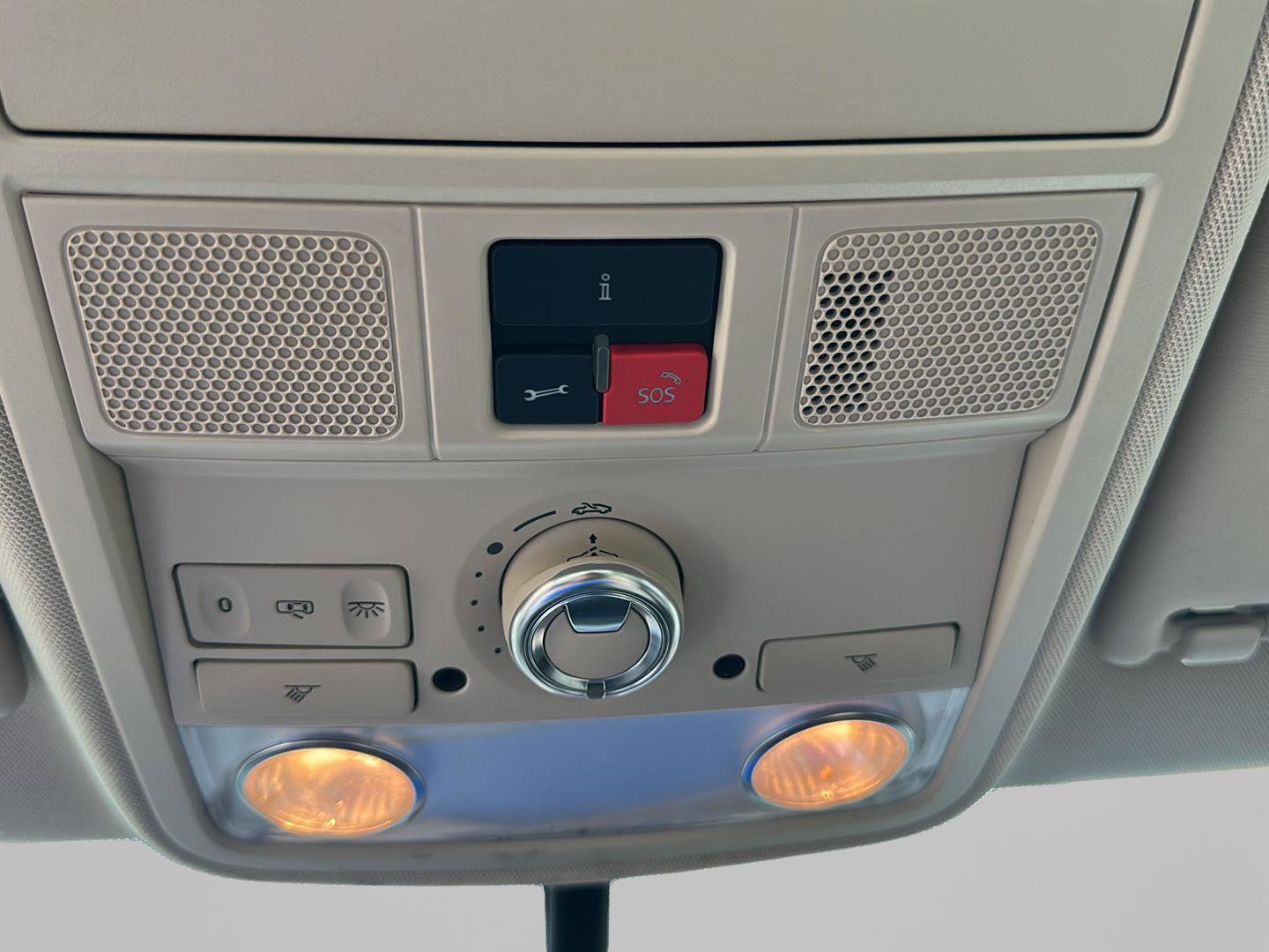 Used 2016 Volkswagen Jetta SEL Premium w/ Lighting Package image 17