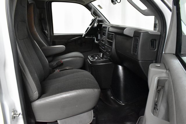 Used 2024 GMC Savana 2500 w/ Driver Convenience Package image 13