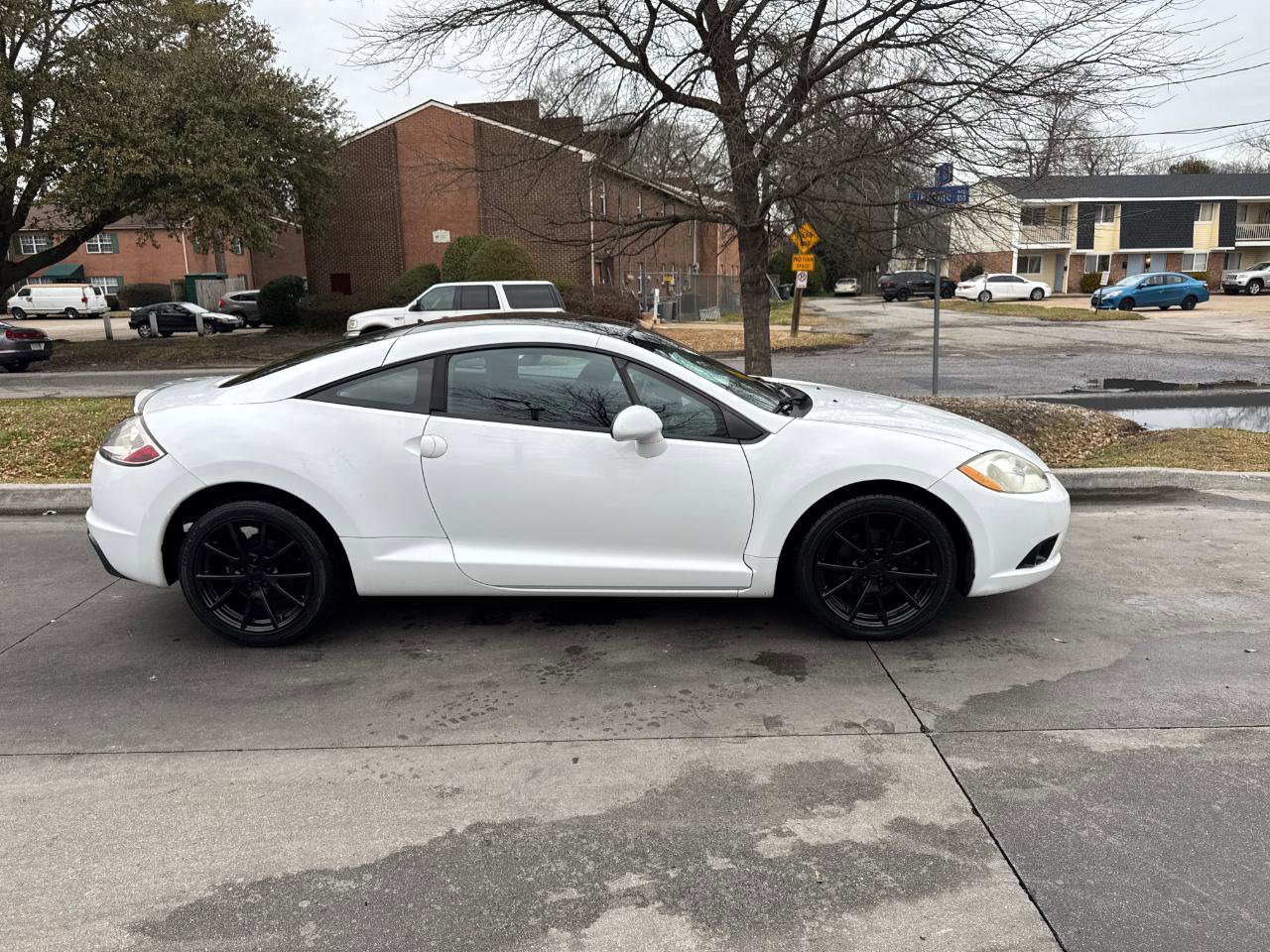 Used 2012 Mitsubishi Eclipse GS image 3