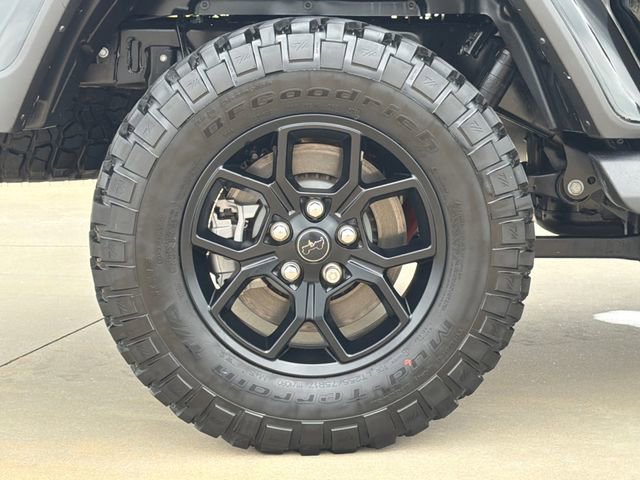 Used 2025 Jeep Gladiator Sport AWD/4WD image 9