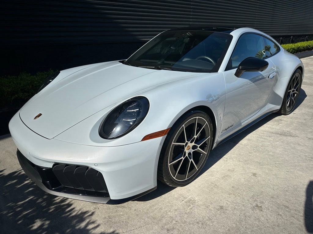 Certified 2025 Porsche 911 Carrera GTS RWD image 7