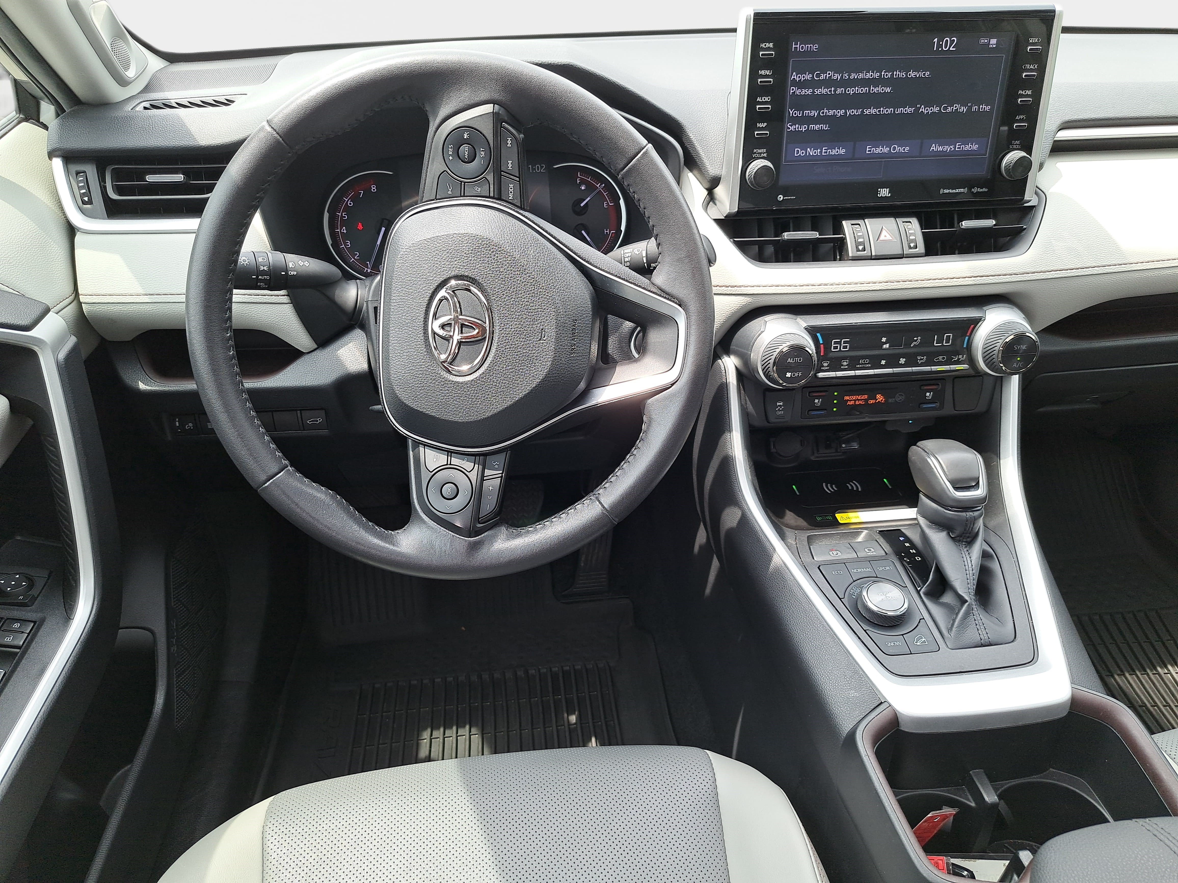 Used 2022 Toyota RAV4 Limited AWD/4WD image 16