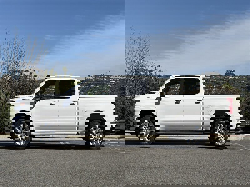 Used 2021 Chevrolet Silverado 1500 Custom image 3