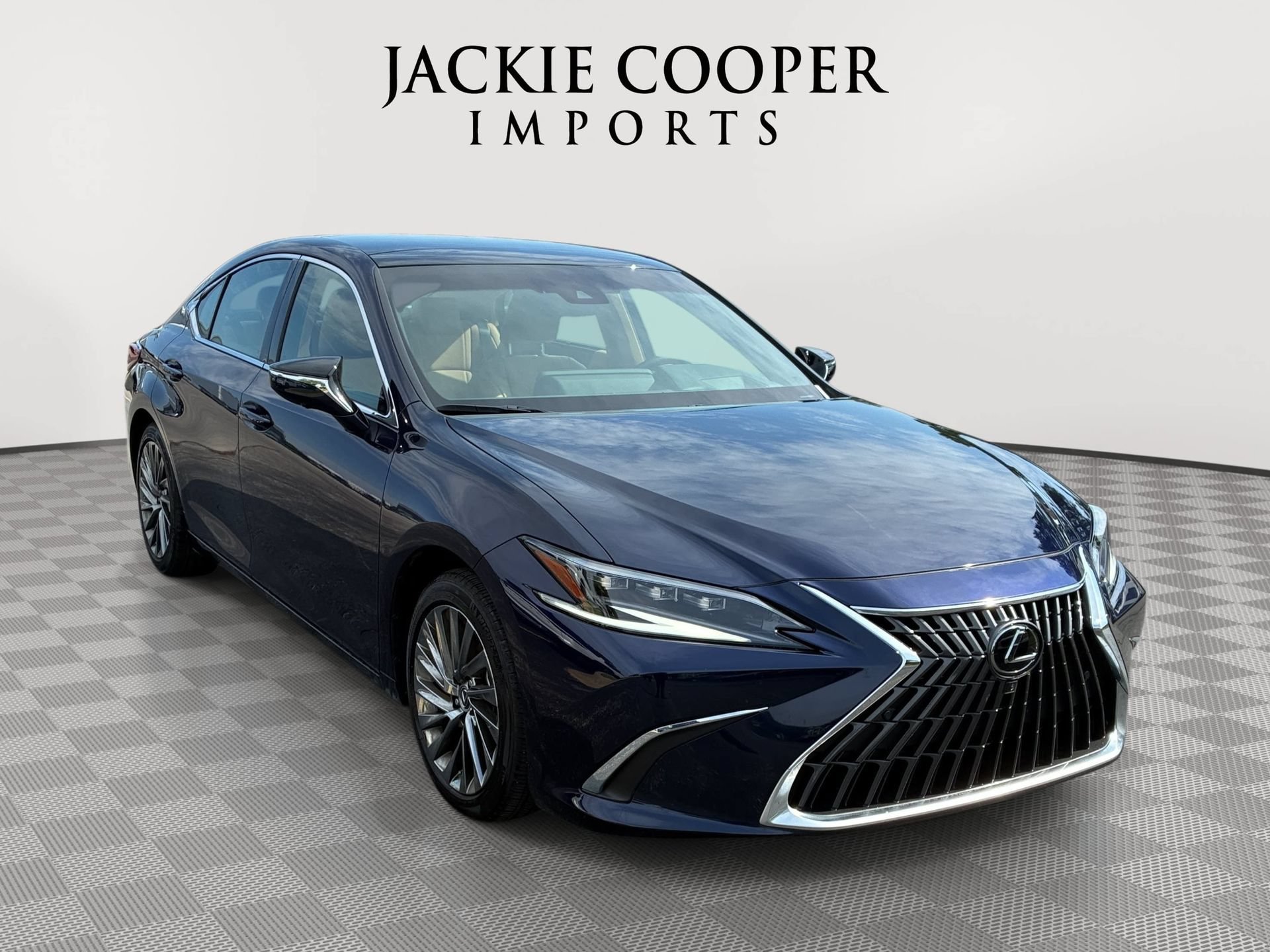 Used 2025 Lexus ES 350 Ultra Luxury w/ Accessory Package (Z1) FWD image 3