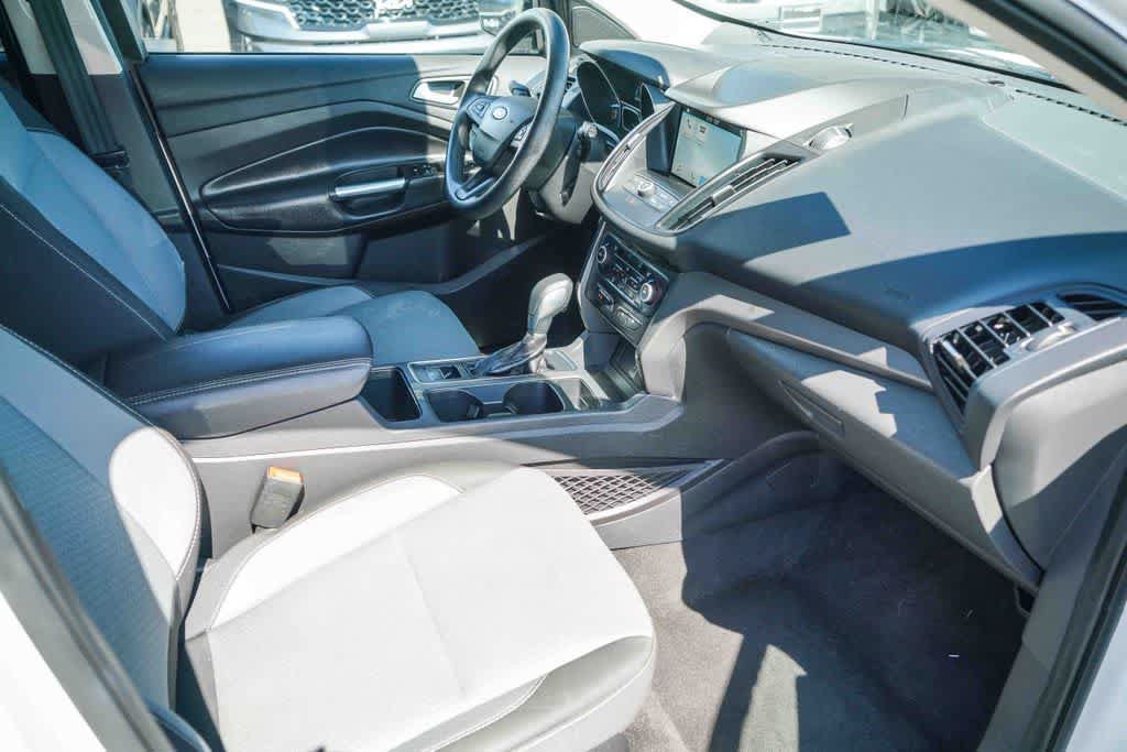 Used 2019 Ford Escape SE FWD image 15