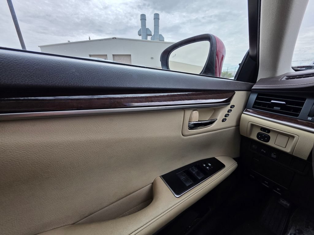 Used 2017 Lexus ES 350 w/ Luxury Package FWD image 13