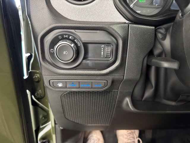 Used 2024 Jeep Wrangler Unlimited w/ Convenience Group AWD/4WD image 35