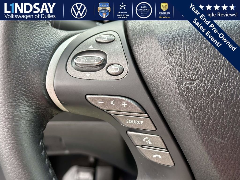 Used 2014 Nissan Pathfinder SV image 24