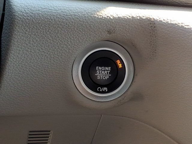 Used 2019 Chrysler Pacifica Limited FWD image 19