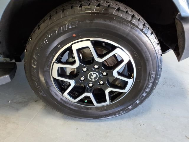 Used 2024 Ford Bronco Outer Banks AWD/4WD image 9