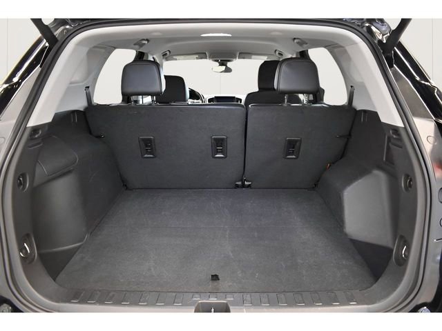 Used 2024 GMC Terrain SLT AWD/4WD image 18