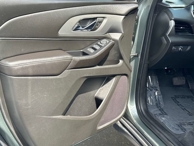 Used 2022 Chevrolet Traverse LT FWD image 15