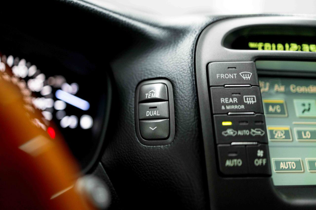 Used 2004 Lexus LS 430 RWD image 76