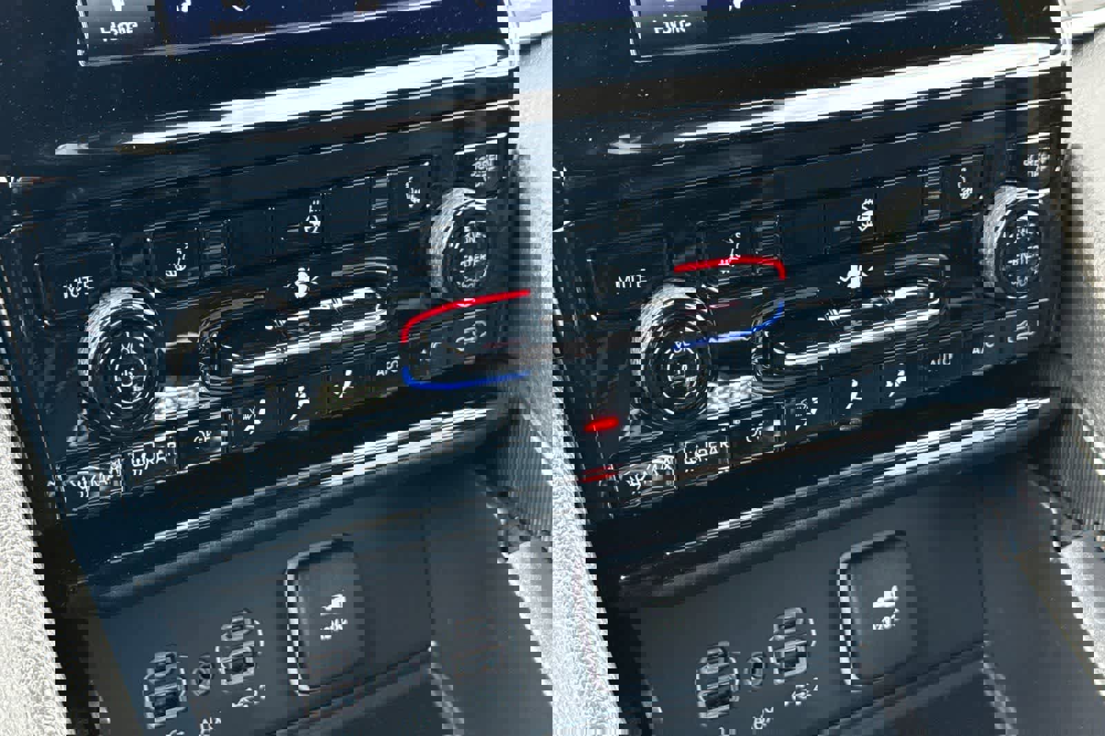 New 2025 Jeep Grand Cherokee Altitude image 22