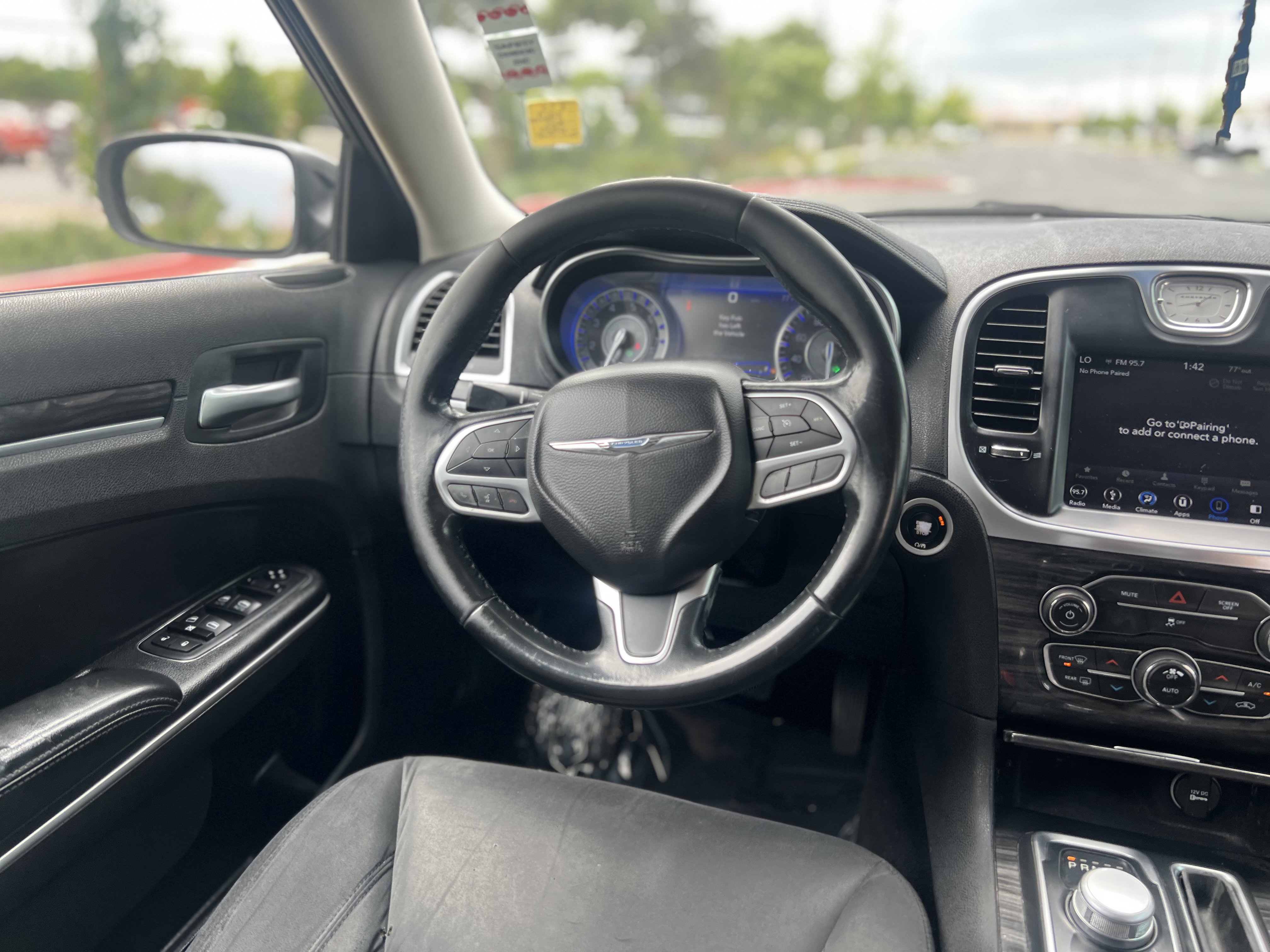 Used 2019 Chrysler 300 Touring w/ Sport Appearance Package image 33
