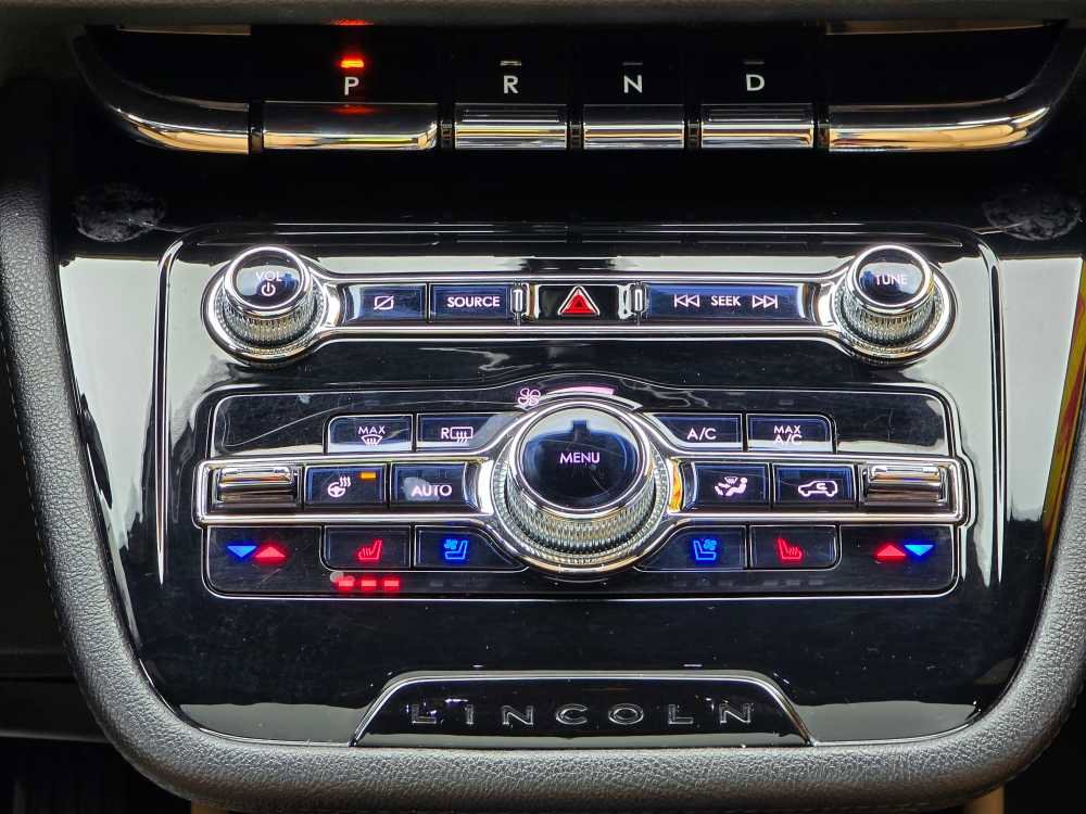 Used 2022 Lincoln Corsair Reserve w/ Equipment Group 201A image 19