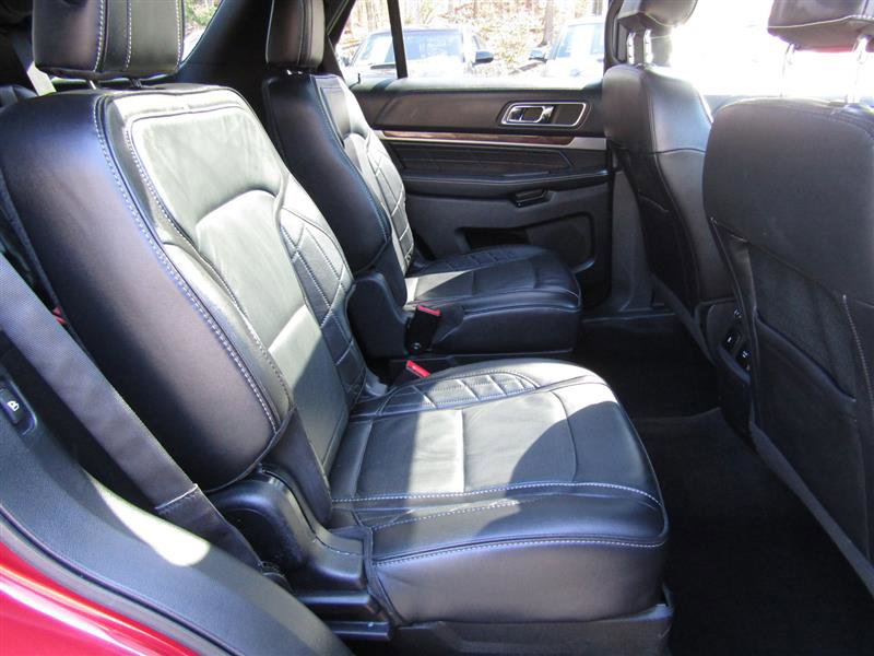 Used 2017 Ford Explorer Platinum image 44