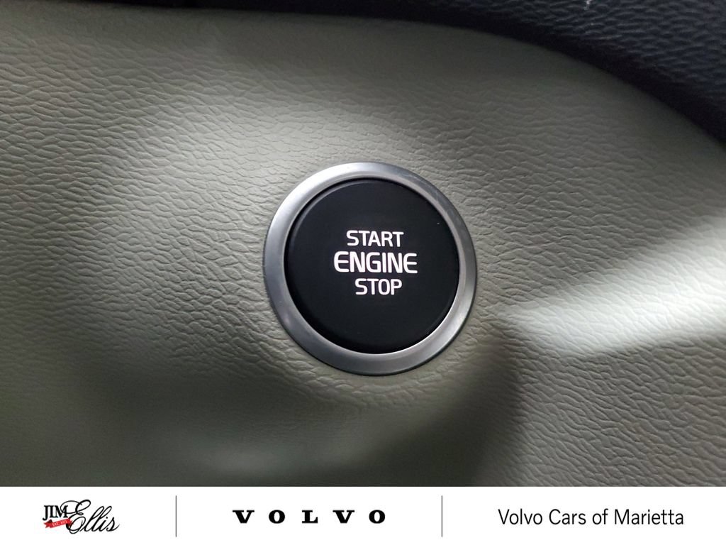Used 2021 Volvo XC40 T5 Momentum w/ Climate Package AWD/4WD image 30