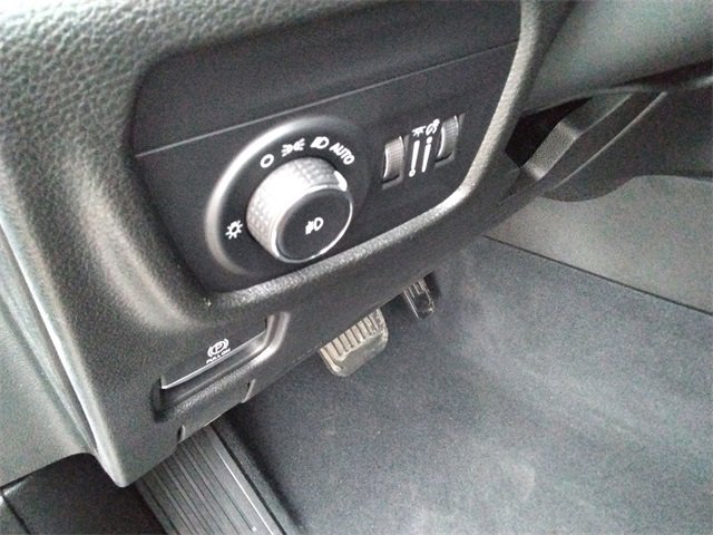 Used 2023 Jeep Grand Cherokee L Limited w/ Luxury Tech Group II image 27