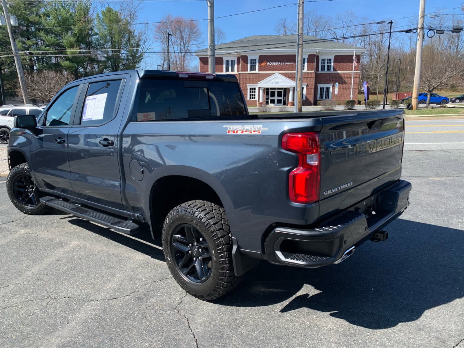 Used 2021 Chevrolet Silverado 1500 LT Trail Boss w/ Convenience Package II image 4