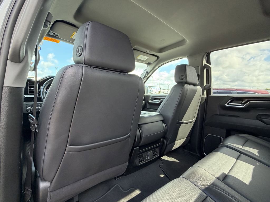 Used 2025 GMC Sierra 1500 SLT AWD/4WD image 16