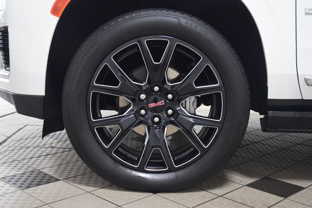 Used 2024 GMC Yukon XL Denali AWD/4WD image 30