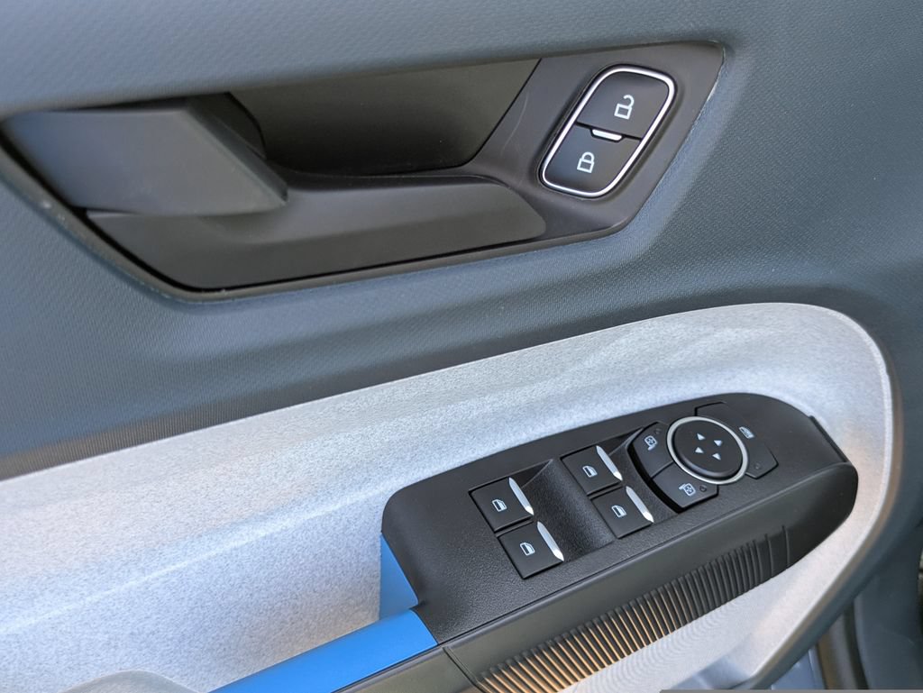 New 2026 Ford Maverick XLT w/ XLT Luxury Package FWD image 10