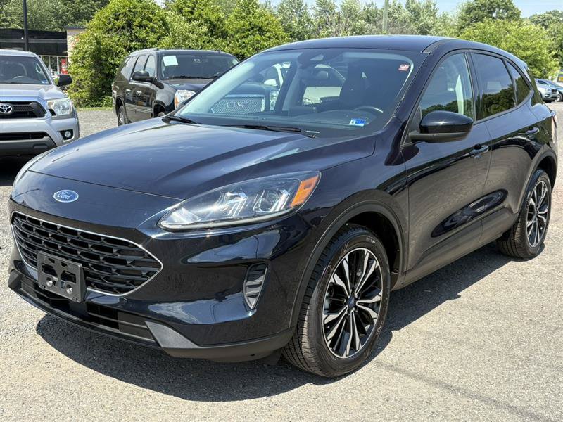 Used 2021 Ford Escape SE w/ SE Sport Appearance Package AWD/4WD image 1