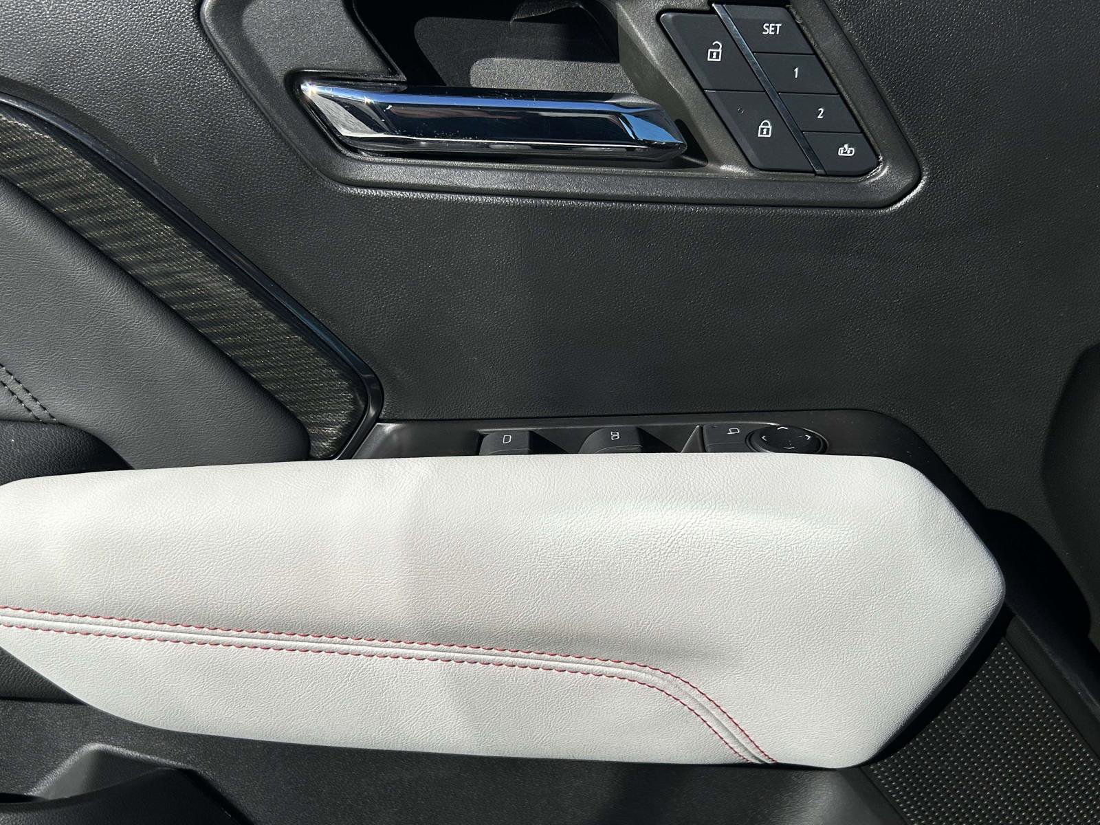 Used 2024 GMC Canyon AT4X image 20