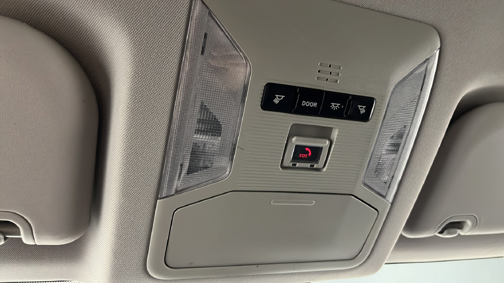 Used 2020 Toyota RAV4 LE w/ All Weather Liner Package AWD/4WD image 31