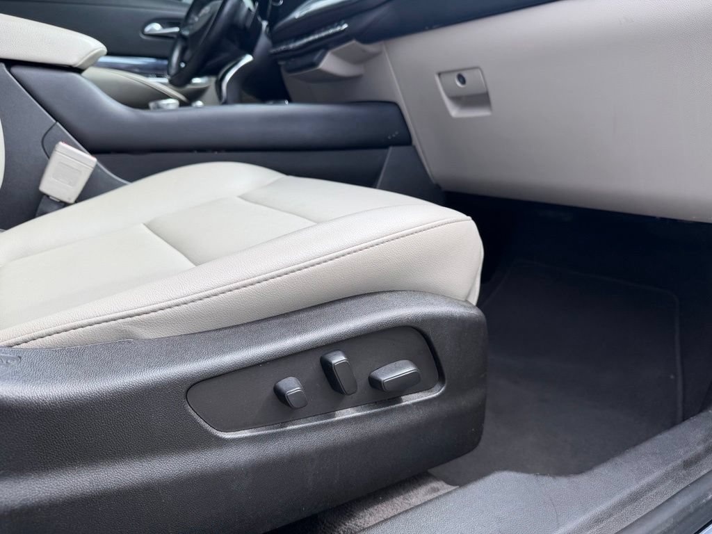 Used 2022 Cadillac XT4 Luxury FWD image 33