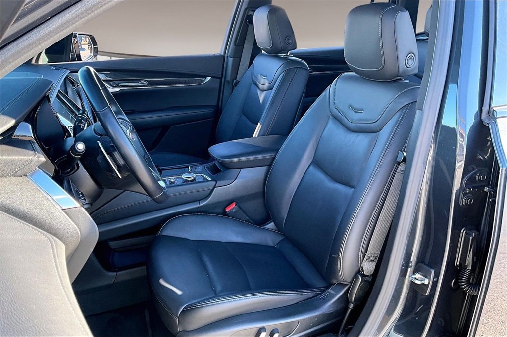 Certified 2023 Cadillac XT6 Sport w/ LPO, ONYX Package image 25