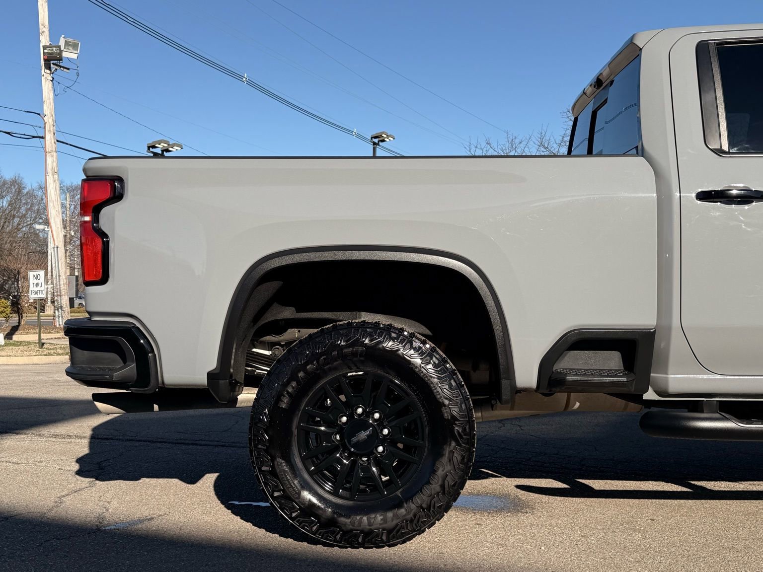 Used 2024 Chevrolet Silverado 2500 ZR2 w/ Technology Package image 13