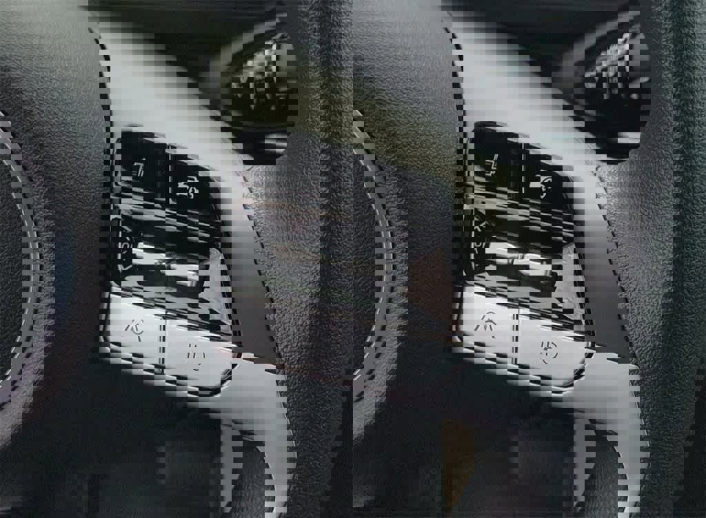 New 2025 Hyundai Elantra SE image 24