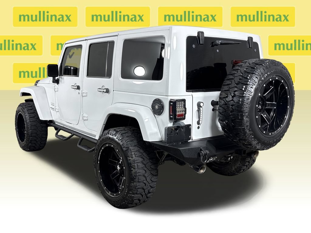 Used 2017 Jeep Wrangler Unlimited Sahara w/ Connectivity Group AWD/4WD image 11