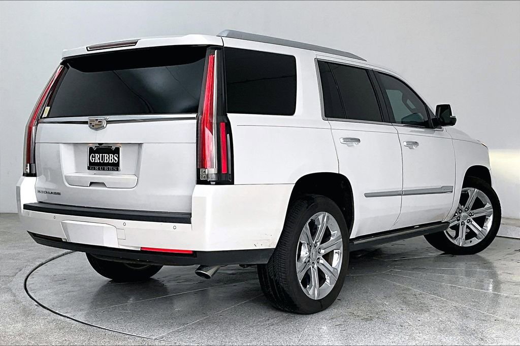 Used 2016 Cadillac Escalade Premium image 2