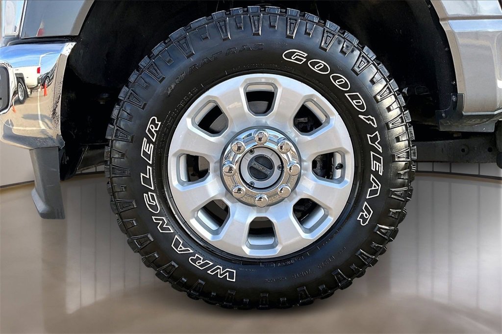 Used 2023 Ford F250 XLT image 8
