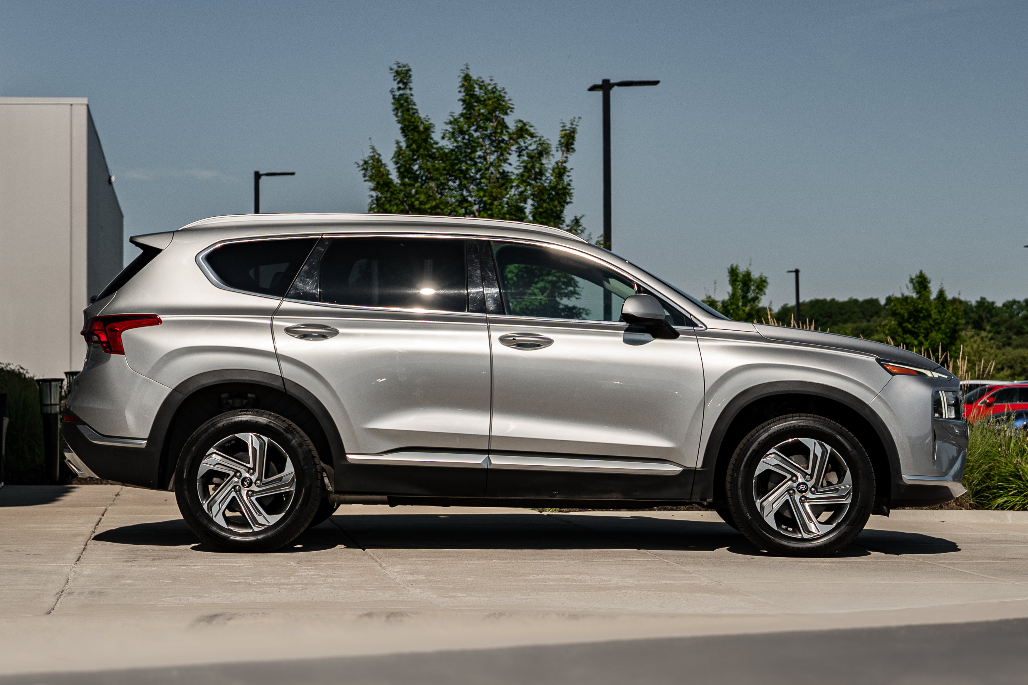 Used 2021 Hyundai Santa Fe SEL w/ Cargo Package AWD/4WD image 3