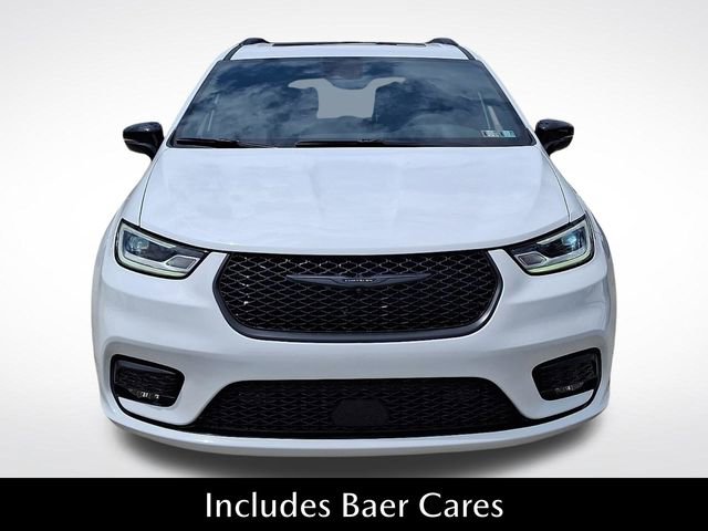 Used 2026 Chrysler Pacifica Limited w/ S Appearance Package AWD/4WD image 2