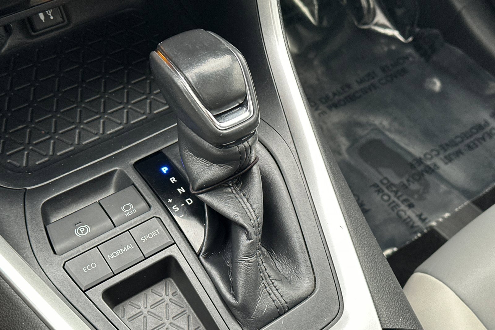 Used 2019 Toyota RAV4 XLE Premium image 23